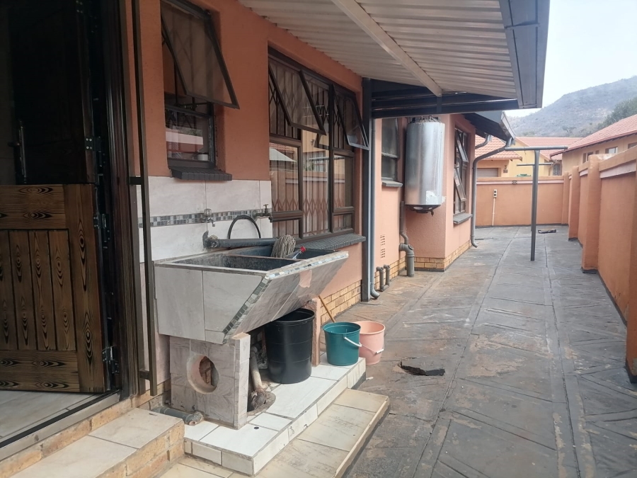 3 Bedroom Property for Sale in Tlhabane West North West